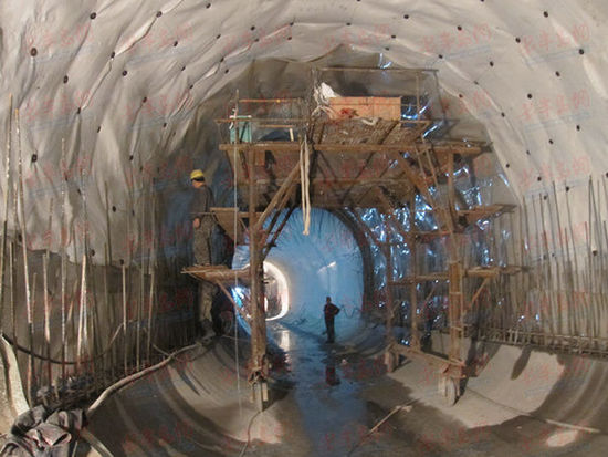 基于ANSYS的公路隧道不同衬砌断面配筋计算